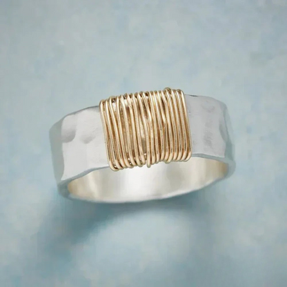 Lunari™ | Women’s Gold Thread Ring